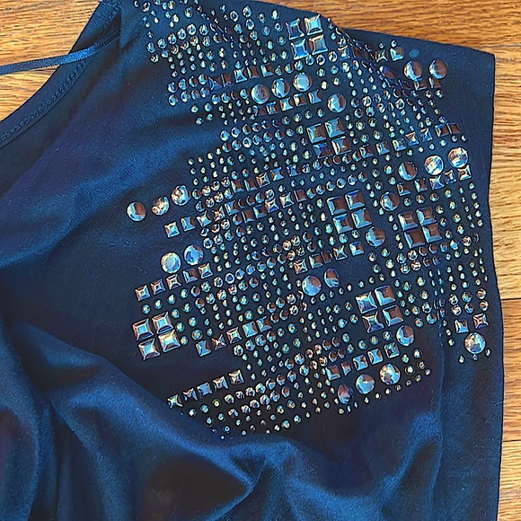 ⚫️🌸NWT Vertigo Paris Black Cocktail Top.SilverMetalAppliqueShoulders.Ruched.S:L - Picture 4 of 9